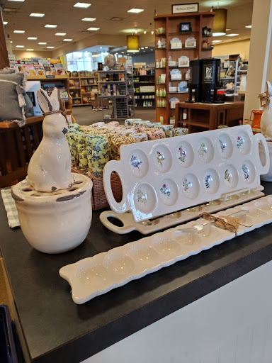 Book Store «Joseph Beth Booksellers», reviews and photos, 2785 Dixie Hwy, Crestview Hills, KY 41017, USA