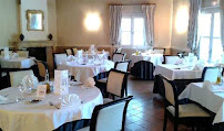 Atmosphère du Restaurant Auberge Provençale à Meyreuil - n°5
