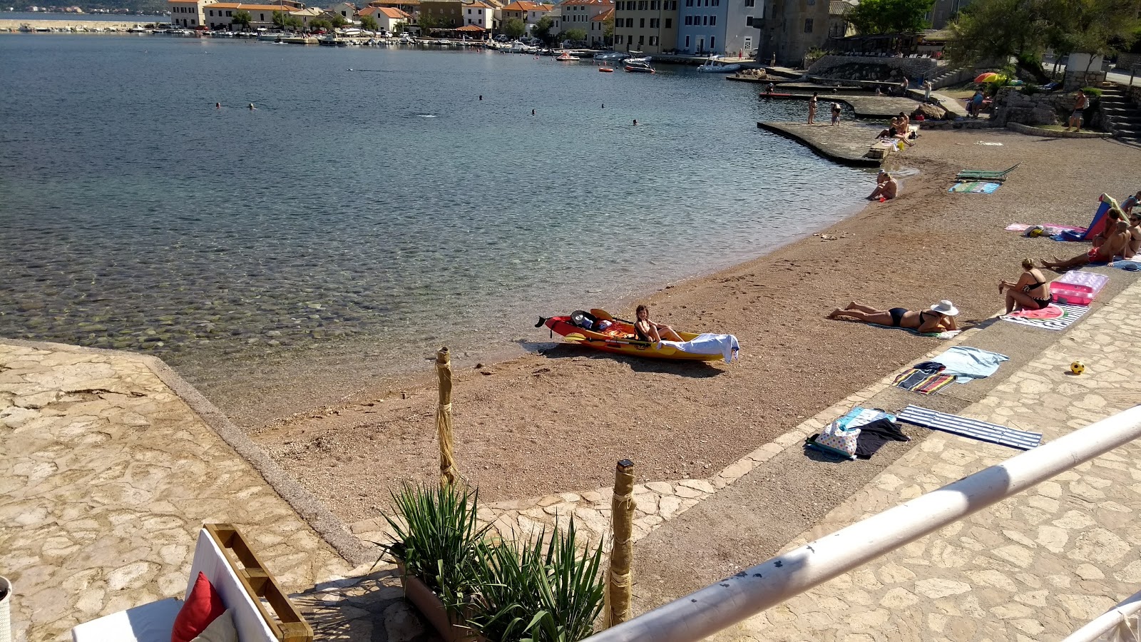 Vinjerac beach'in fotoğrafı - Çocuklu aile gezginleri için önerilir