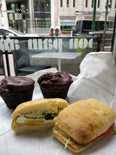 Restaurant «Au Bon Pain», reviews and photos, 26 Monument Cir, Indianapolis, IN 46204, USA