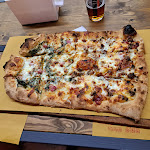 Photo n°1 de l'avis de CaptainDrunk.L fait le 18/08/2023 à 12:30 sur le  Pizzeria Red Carpet à Civitavecchia