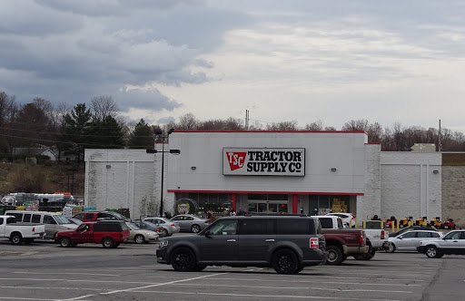 Tractor Supply Co., 790 Horatio St, Utica, NY 13502, USA, 