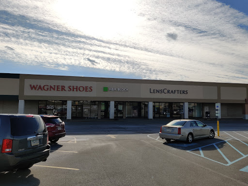 Eye Care Center «LensCrafters», reviews and photos, 370 Mall Cir Dr, Monroeville, PA 15146, USA