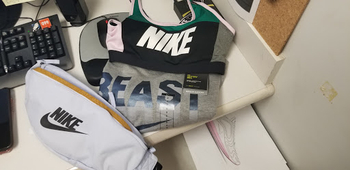 Clothing Store «Nike Factory Store», reviews and photos, 917 Lighthouse Pl, Michigan City, IN 46360, USA