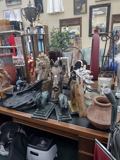 Thrift Store «MTA Thrift Store», reviews and photos, 6735 Van Nuys Blvd, Van Nuys, CA 91405, USA