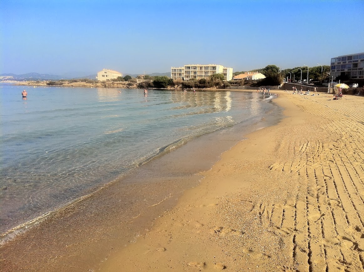 Plage du Cros'in fotoğrafı turkuaz saf su yüzey ile