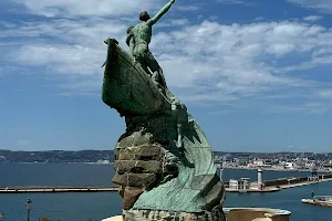 Monument aux héros et victimes de la mer image