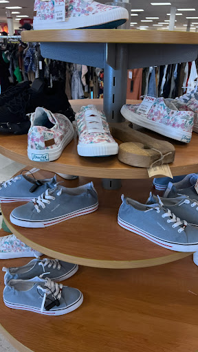 Department Store «T.J. Maxx & HomeGoods», reviews and photos, 103 S Mt Juliet Rd #610, Mt Juliet, TN 37122, USA