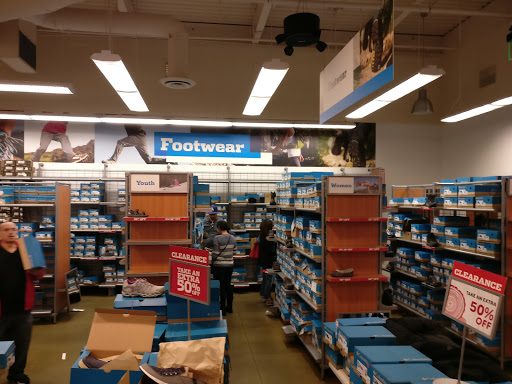 Sportswear Store «Columbia Sportswear Outlet Store», reviews and photos, 100 Citadel Dr #636, Commerce, CA 90040, USA