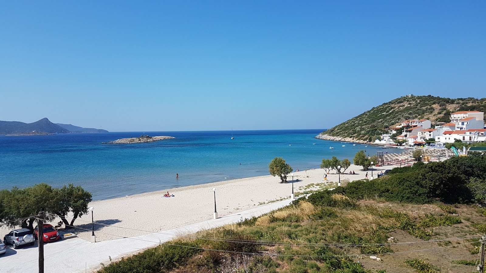 Foto van Psili Ammos beach met kleine baai