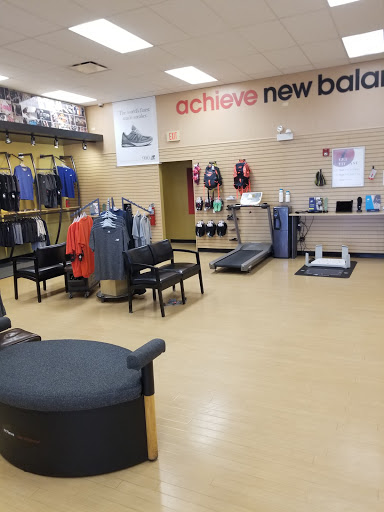 Shoe Store «New Balance Chicago», reviews and photos, 2369 N Clark Street, Chicago, IL 60614, USA