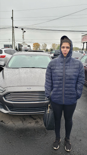 Used Car Dealer «Lakeside Auto Sales Inc», reviews and photos, 44903 N Gratiot Ave, Charter Twp of Clinton, MI 48036, USA