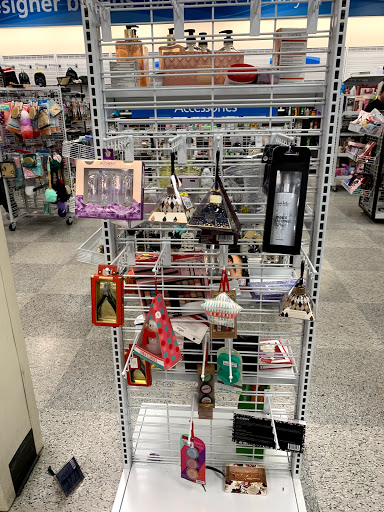 Clothing Store «Ross Dress for Less», reviews and photos, 2851 El Camino Real, Tustin, CA 92782, USA