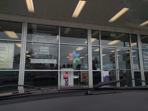 Print Shop «FedEx Office Print & Ship Center», reviews and photos, 2595 Commercial St SE #1210, Salem, OR 97302, USA