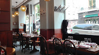 Atmosphère du Restaurant français ASTIER à Paris - n°13