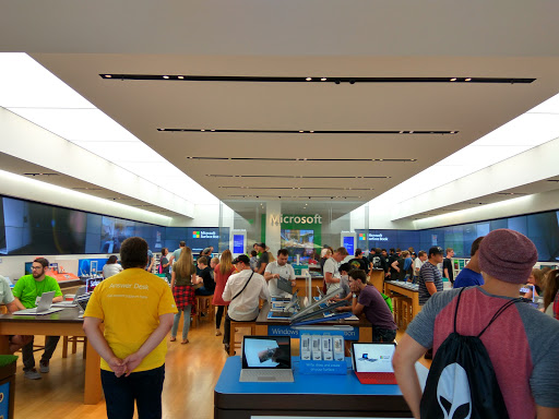 Computer Store «Microsoft Store - City Creek Center», reviews and photos, 51 Main St #145, Salt Lake City, UT 84111, USA