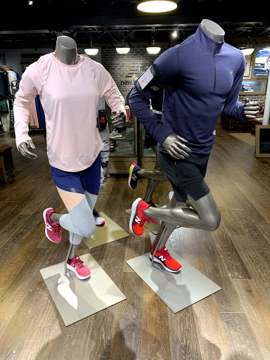 Shoe Store «New Balance Bellevue», reviews and photos, 823 Bellevue Way NE #100, Bellevue, WA 98004, USA