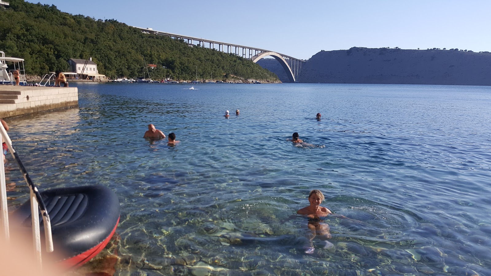 Foto de Jadranovo beach com muito limpo nível de limpeza
