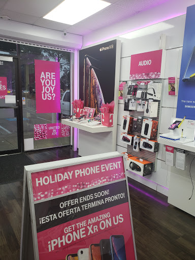 Cell Phone Store «T-Mobile», reviews and photos, 8303 Hwy 6 N, Houston, TX 77095, USA