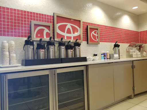 Toyota Dealer «Pauly Toyota», reviews and photos, 1035 S Illinois Rte 31, Crystal Lake, IL 60014, USA