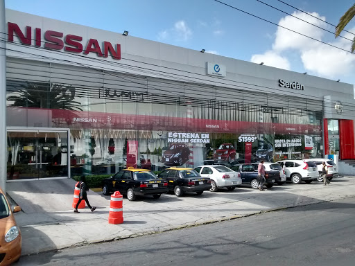 Nissan Serdán