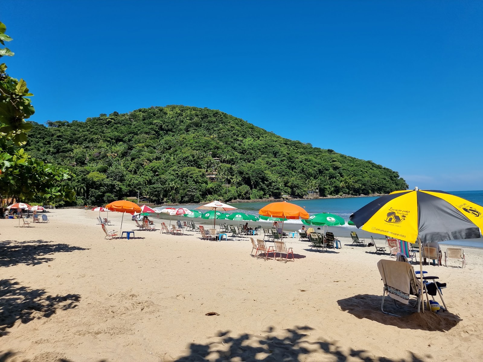 Photo de Plage de Barra Do Sahy avec moyenne baie