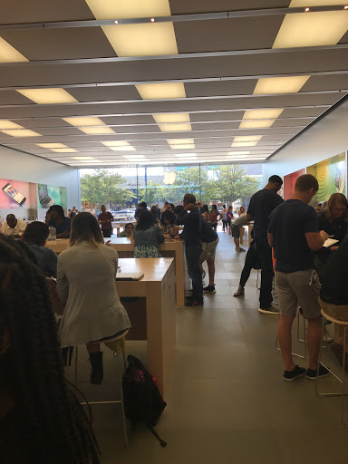 Computer Store «Apple Easton Town Center», reviews and photos, 4210 The Strand, Columbus, OH 43219, USA