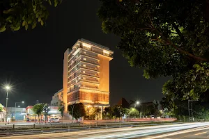 The Capital Hotel Surabaya image