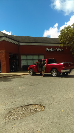 Print Shop «FedEx Office Print & Ship Center», reviews and photos, 908 Springfield Commons Dr, Raleigh, NC 27609, USA