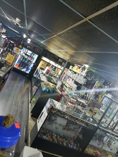 Tobacco Shop «Smokin Spades Premier Smoke and Vapor Shop», reviews and photos, 11180 W Flagler St #7, Miami, FL 33174, USA