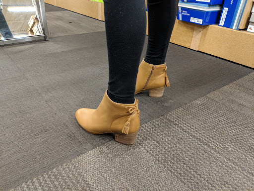 Shoe Store «DSW Designer Shoe Warehouse», reviews and photos, 530 W Mt Pleasant Ave, Livingston, NJ 07039, USA