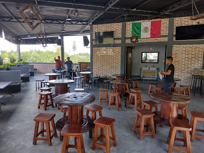 Jangueo Restaurante-Bar - Tajín 405, Miguel Hidalgo, 93430 Papantla de Olarte, Ver., Mexico