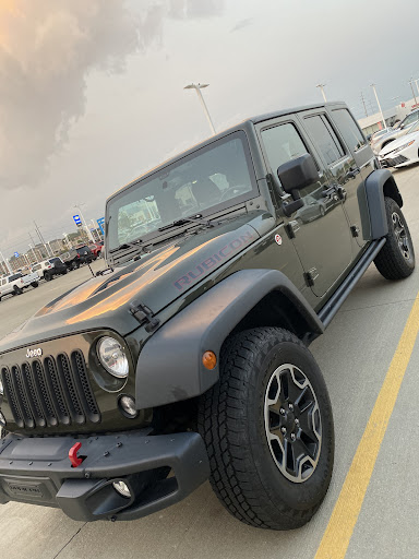 Toyota Dealer «Sam Leman Toyota Bloomington», reviews and photos, 1502 Morrissey Dr, Bloomington, IL 61701, USA