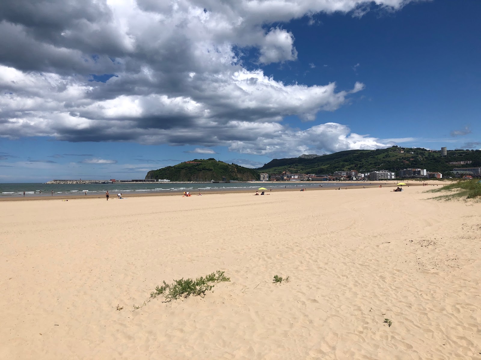 Foto de Praia de Laredo com long bay