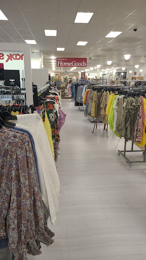 Shopping Mall «Woburn Mall», reviews and photos, 296 Mishawum Rd, Woburn, MA 01801, USA