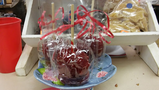 Flea Market «Collingwood Auction & Flea Market», reviews and photos, 1350 NJ-33, Farmingdale, NJ 07727, USA