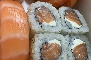 Musta Sushi image