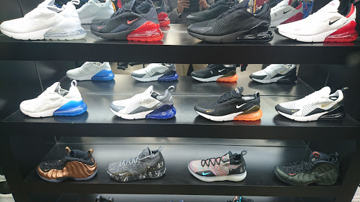 Shoe Store «Shoe Palace», reviews and photos, 8155 Camino Arroyo #13, Gilroy, CA 95020, USA