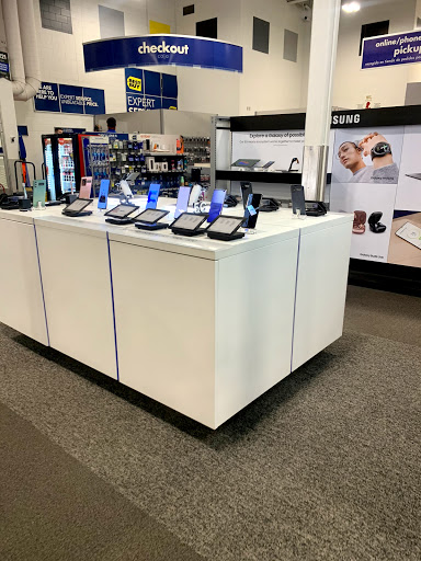 Electronics Store «Best Buy», reviews and photos, 3549 W Shore Dr, Holland, MI 49424, USA