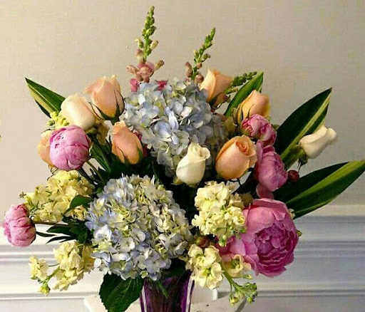 Florist «Le Florist of Larkspur - Royal Fleur», reviews and photos, 282 Magnolia Ave, Larkspur, CA 94939, USA