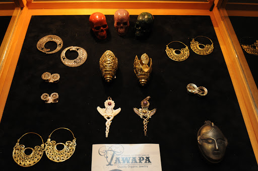 Tattoo Shop «Royal Flesh Tattoo and Piercing», reviews and photos, 4005 N Broadway St, Chicago, IL 60613, USA