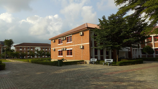 British International School, Private Estate, 1 Land Bridge Avenue, Abila Abiodun Oniru Rd, Victoria Island 75133, Lagos, Nigeria, University, state Lagos
