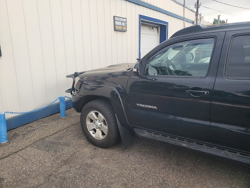 Auto Repair Shop «Oscar Auto Body Inc», reviews and photos, 2827 1st Ave S, Minneapolis, MN 55408, USA