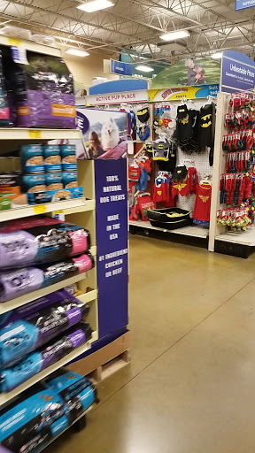 Pet Supply Store «PetSmart», reviews and photos, 2020 SW Westport Dr, Topeka, KS 66604, USA