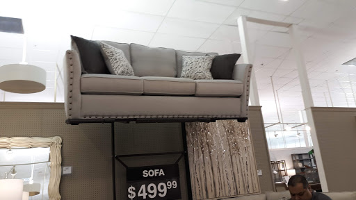 Furniture Store «Value City Furniture», reviews and photos, 4380 E New York St, Aurora, IL 60504, USA