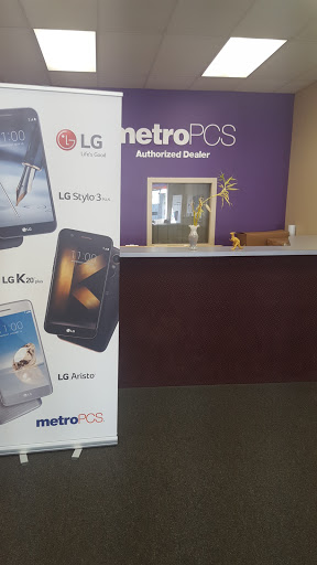 Cell Phone Store «MetroPCS Authorized Dealer», reviews and photos, 64 N Main St, Randolph, MA 02368, USA