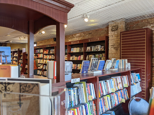 Book Store «Read Between the Lynes», reviews and photos, 111 E Van Buren St, Woodstock, IL 60098, USA