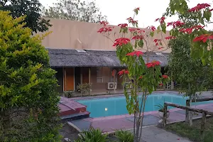 Kamanga Lodge & Hotel image