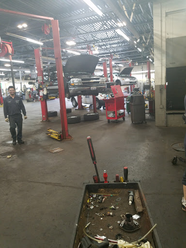 Tire Shop «Firestone Complete Auto Care», reviews and photos, 1755 E Golf Rd, Schaumburg, IL 60173, USA