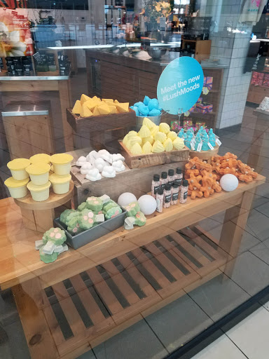 Cosmetics Store «Lush Cosmetics», reviews and photos, 303 Memorial City Way, Houston, TX 77024, USA